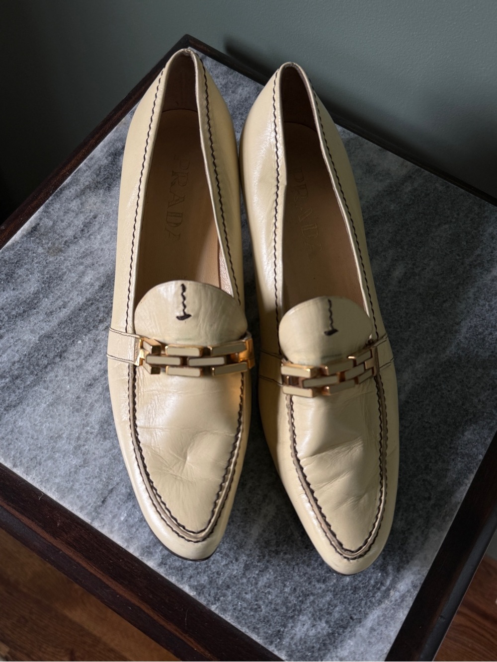 PRADA Vintage Cream Pointy Toe/ Link Detail/ Kitten Heel - Size 36.5 - Picture 2 of 5
